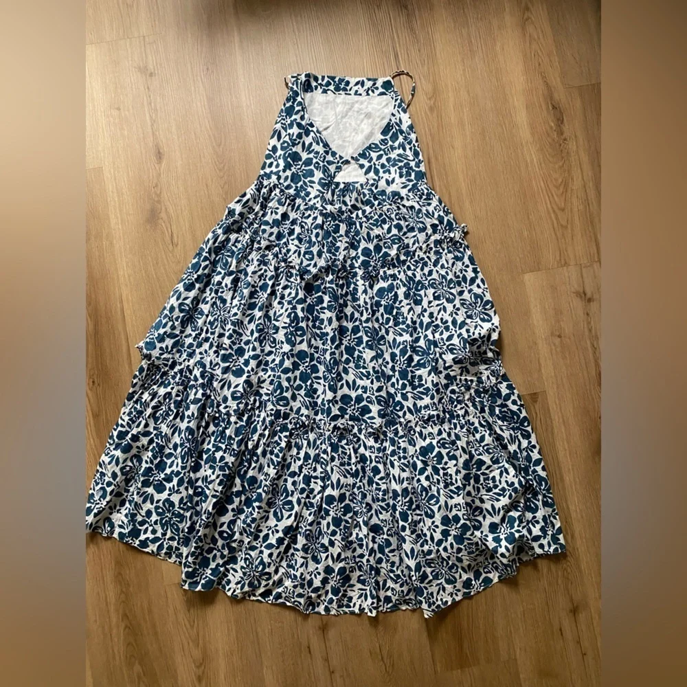 Cara Cara Blue and White Floral Harbour Island Midi Length Dress - Picture 4 of 6